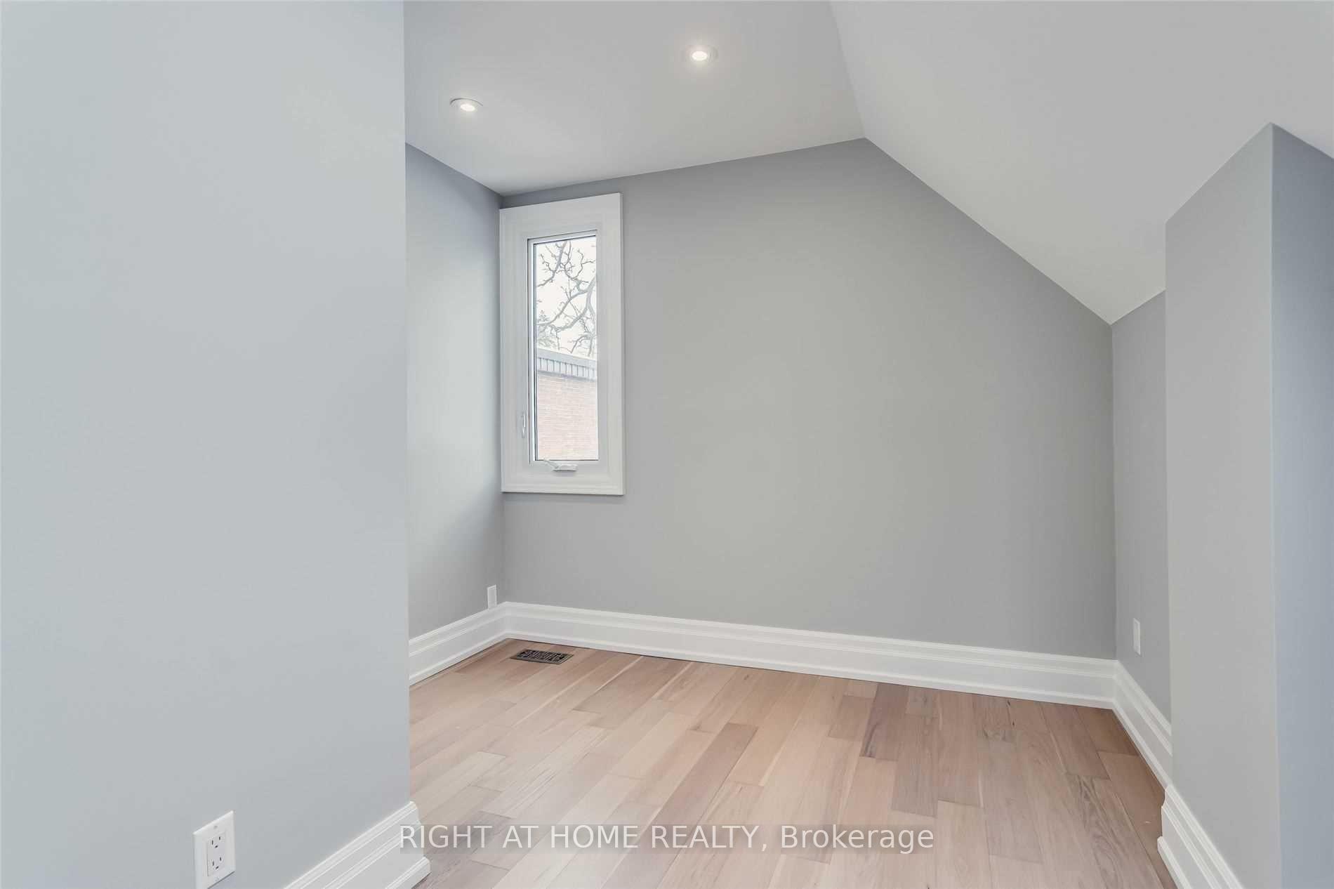 Photo 21 of 611 Hillsdale Avenue E, Toronto, Mount Pleasant East — HOMEH