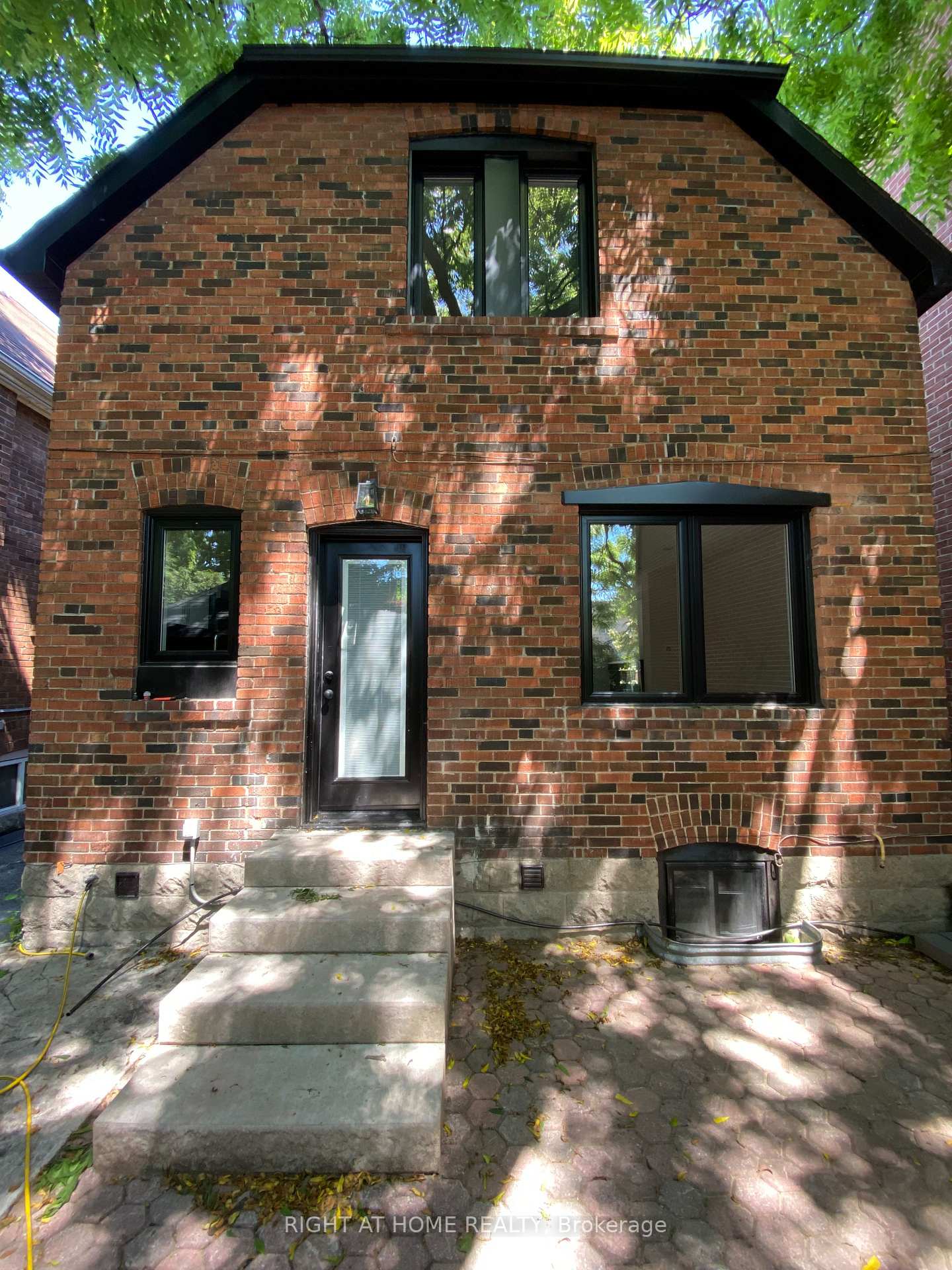Photo 32 of 611 Hillsdale Avenue E, Toronto, Mount Pleasant East — HOMEH