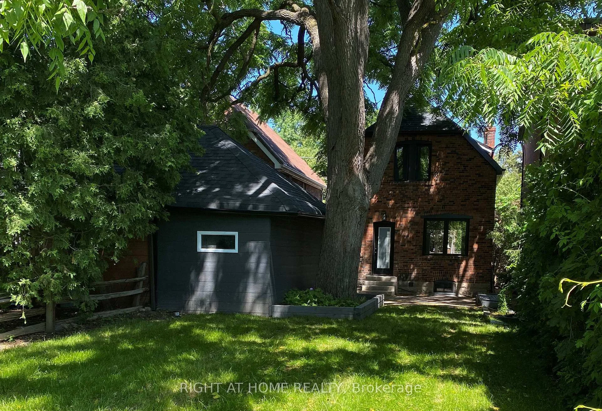 Photo 36 of 611 Hillsdale Avenue E, Toronto, Mount Pleasant East — HOMEH