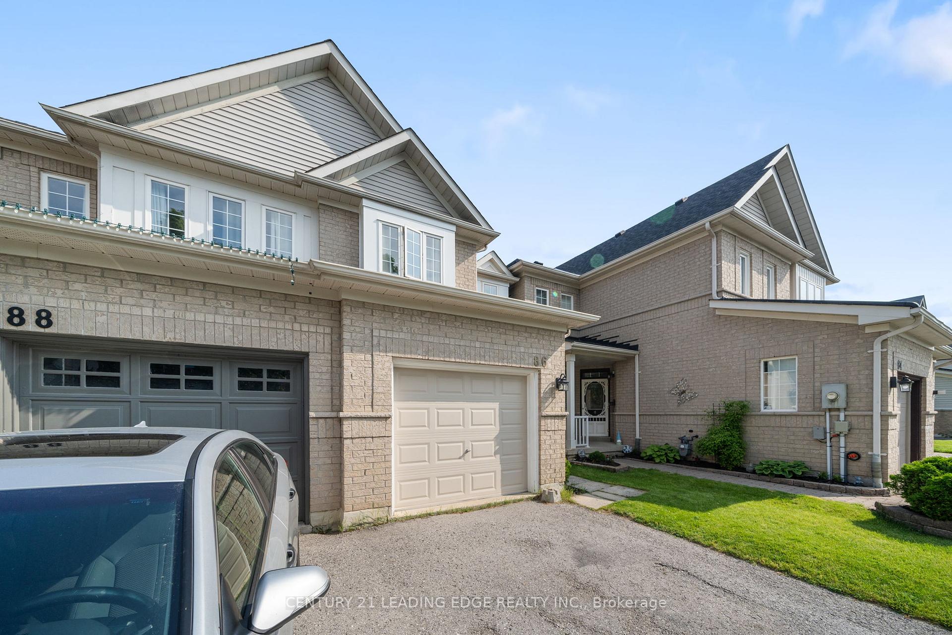 Photo 3 of 86 Breakwater Drive, Whitby, Port Whitby — HOMEH