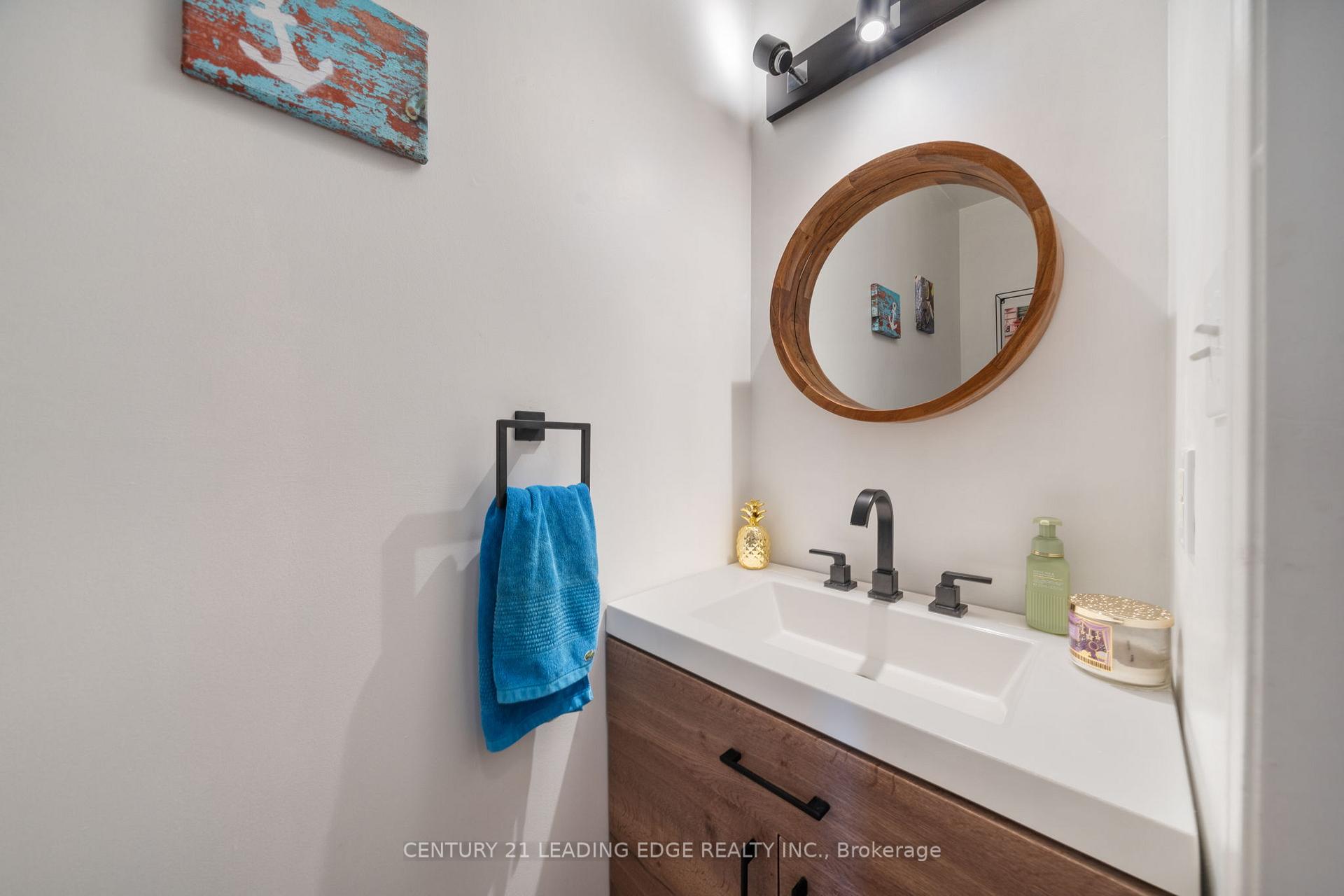 Photo 18 of 86 Breakwater Drive, Whitby, Port Whitby — HOMEH