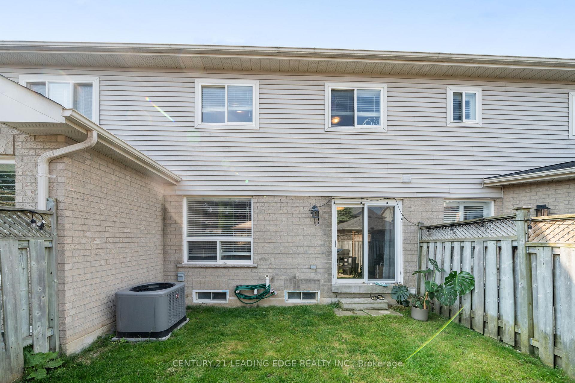 Photo 33 of 86 Breakwater Drive, Whitby, Port Whitby — HOMEH