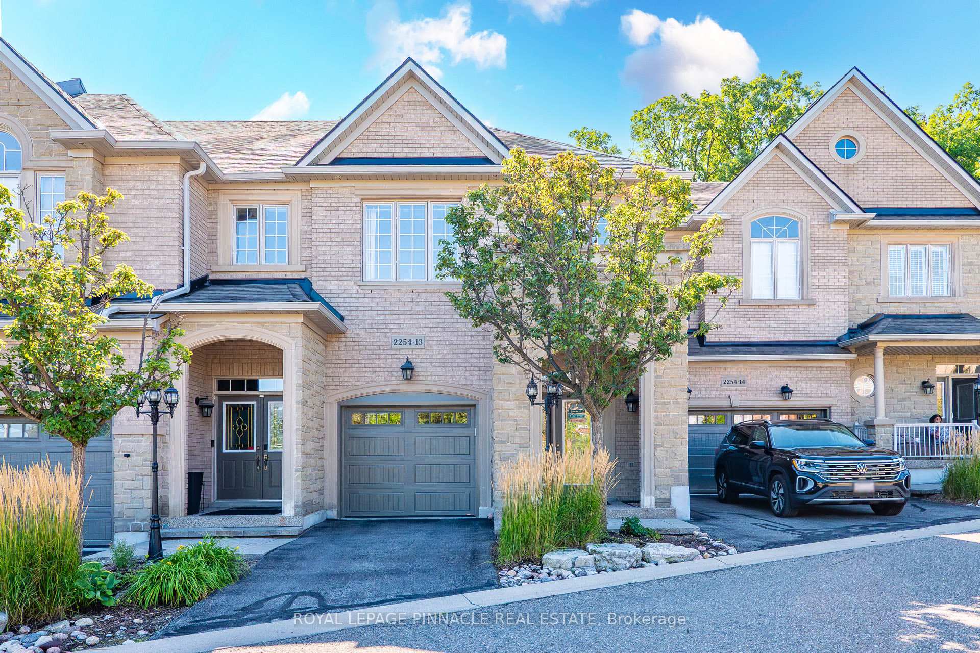 Photo 2 of Unit 13, 2254 Rockingham Drive, Oakville, Joshua Creek — HOMEH