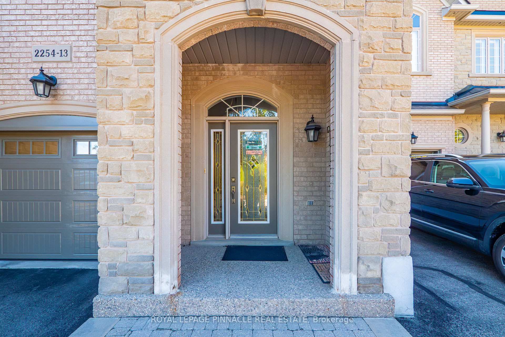 Photo 4 of Unit 13, 2254 Rockingham Drive, Oakville, Joshua Creek — HOMEH