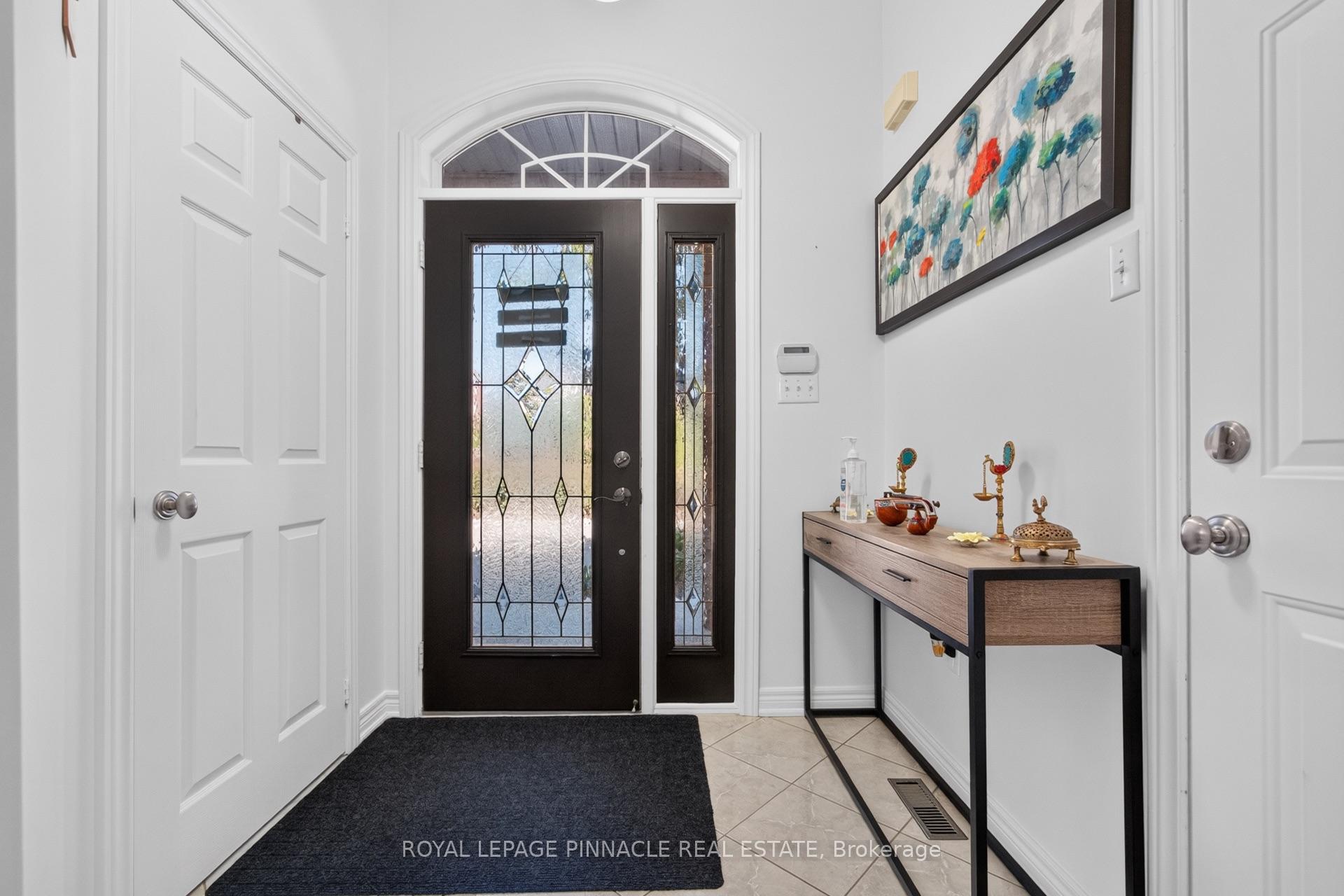 Photo 6 of Unit 13, 2254 Rockingham Drive, Oakville, Joshua Creek — HOMEH