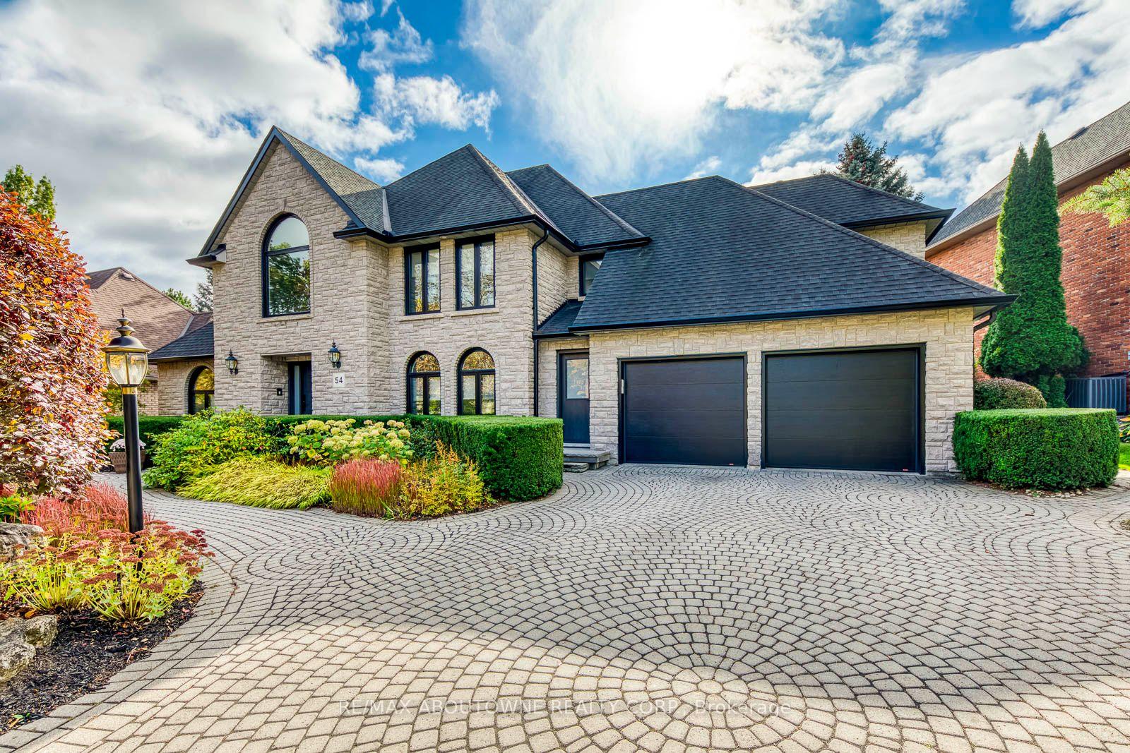 Photo 2 of 54 Deerview Avenue, Hamilton, Ancaster — HOMEH