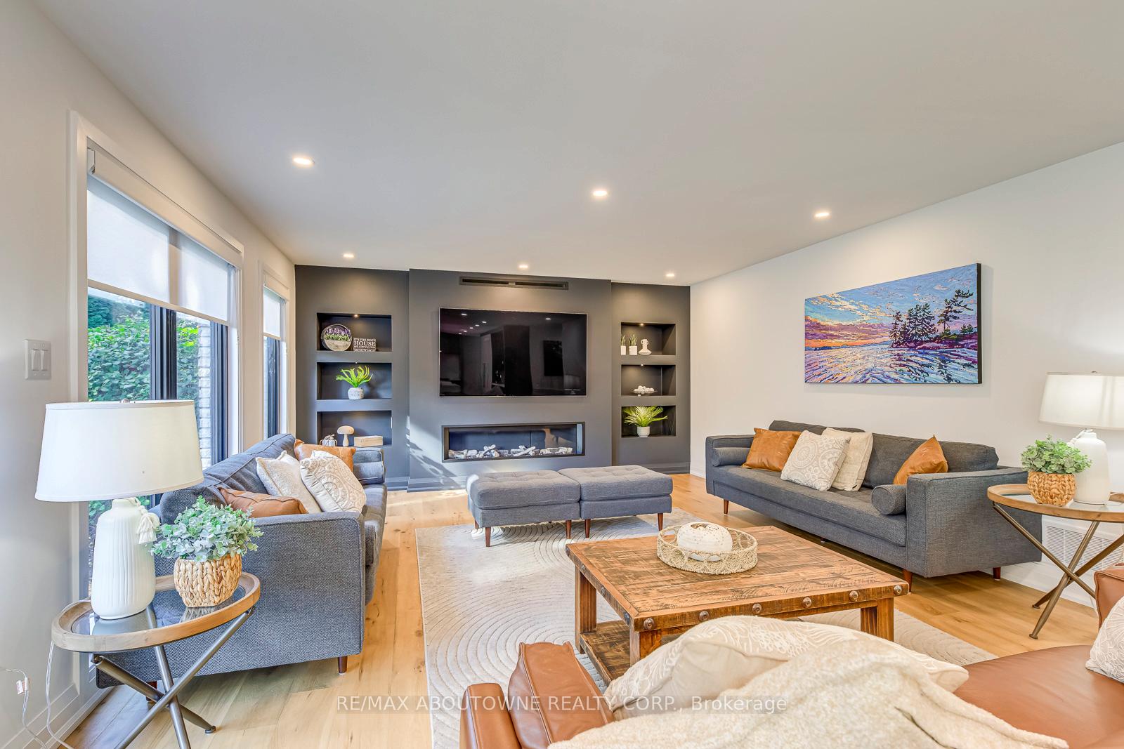 Photo 21 of 54 Deerview Avenue, Hamilton, Ancaster — HOMEH