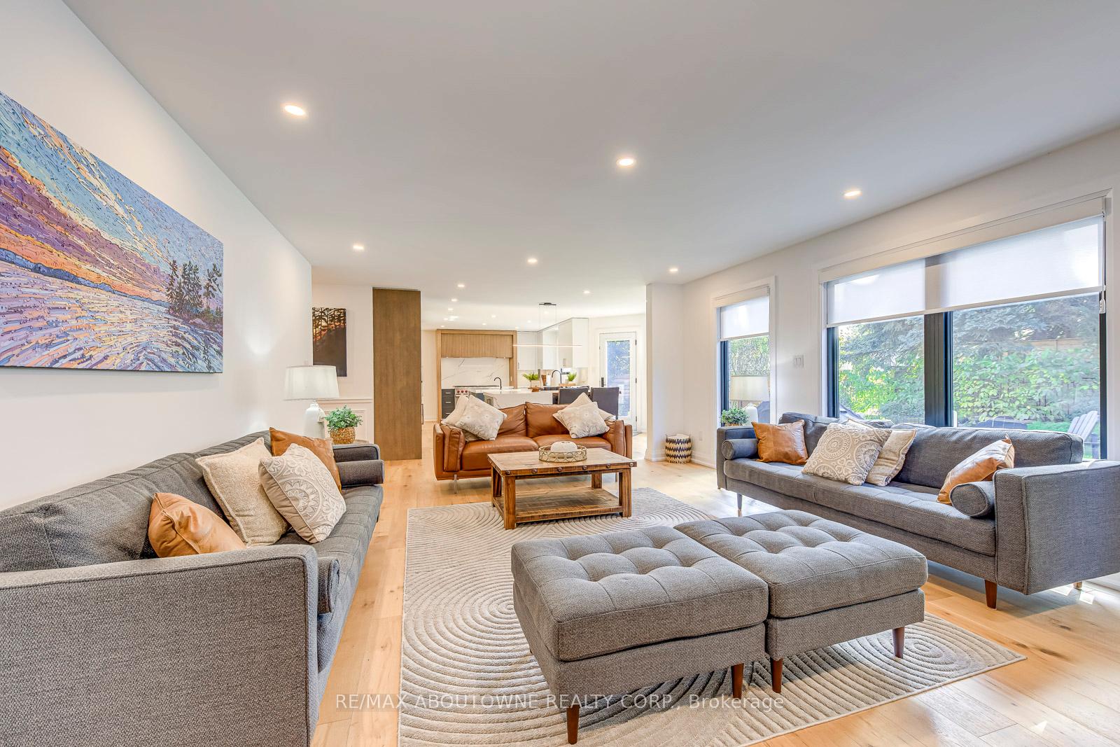 Photo 24 of 54 Deerview Avenue, Hamilton, Ancaster — HOMEH