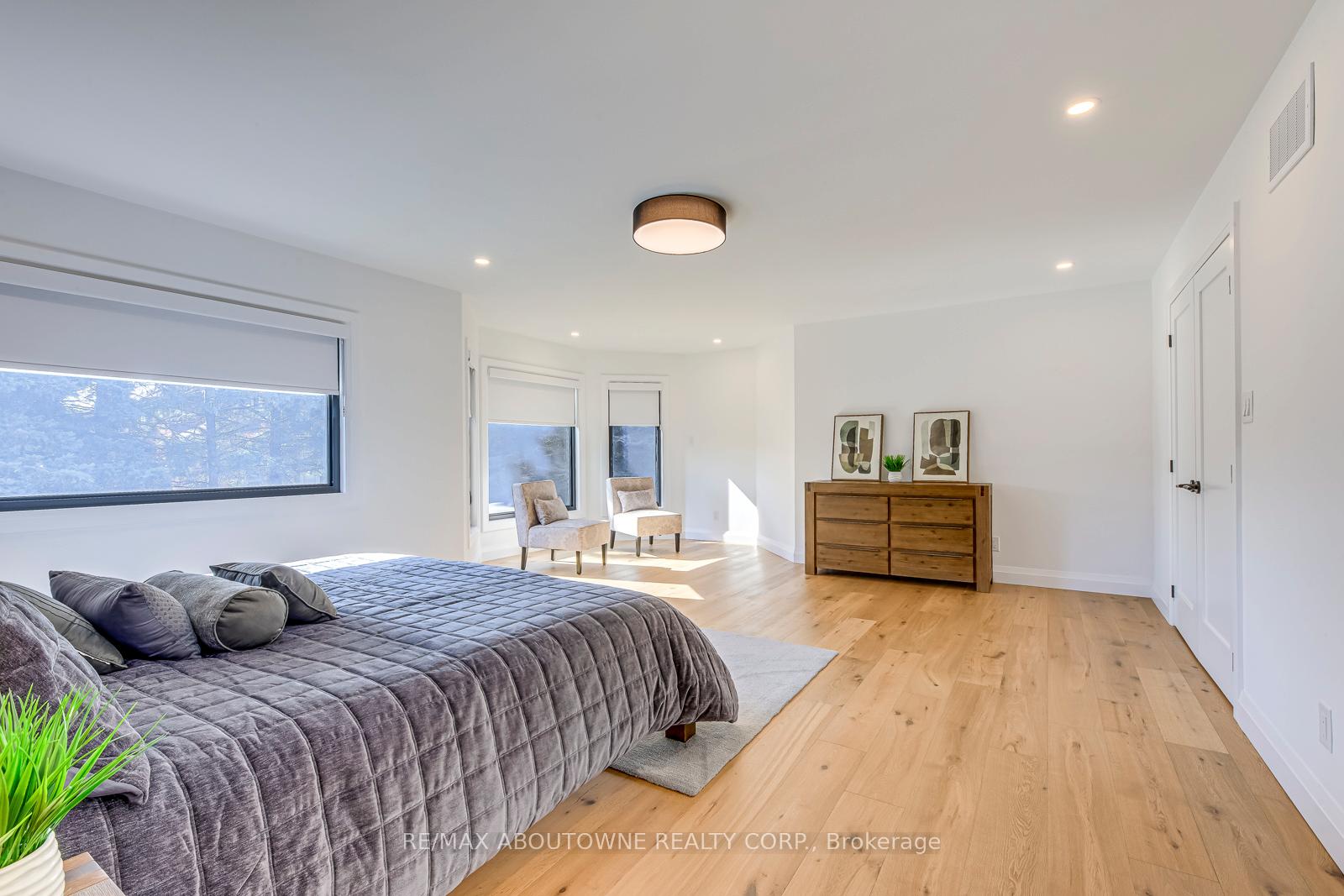 Photo 32 of 54 Deerview Avenue, Hamilton, Ancaster — HOMEH