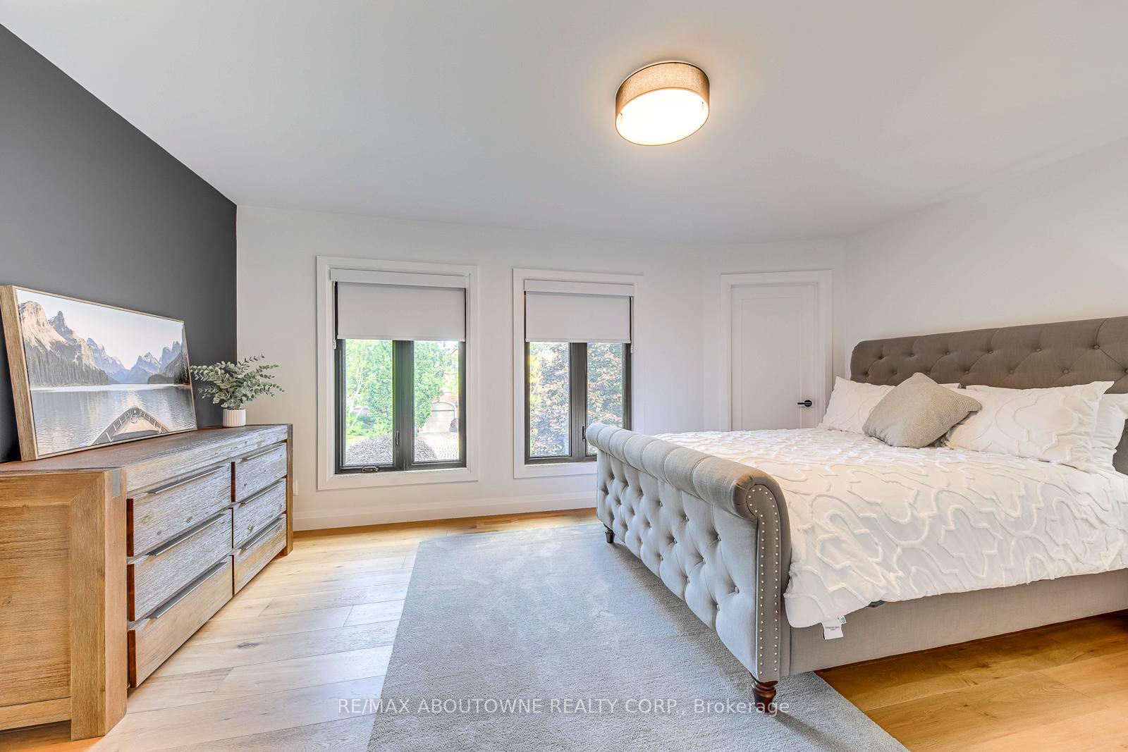 Photo 35 of 54 Deerview Avenue, Hamilton, Ancaster — HOMEH