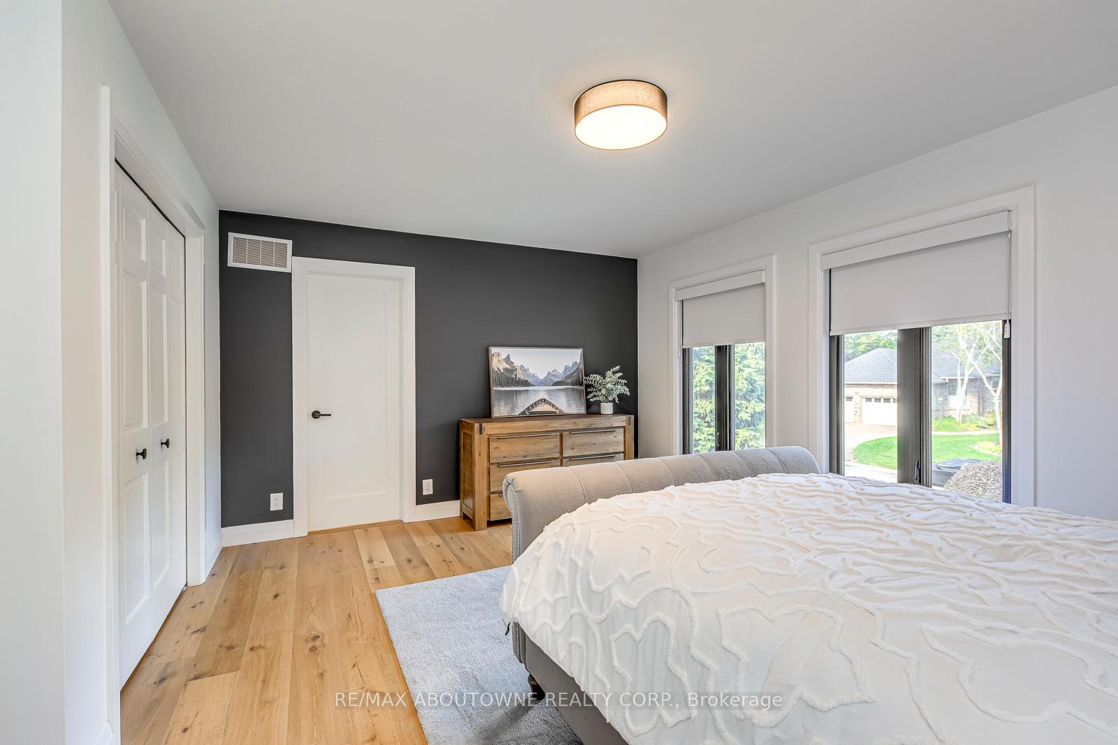 Photo 36 of 54 Deerview Avenue, Hamilton, Ancaster — HOMEH