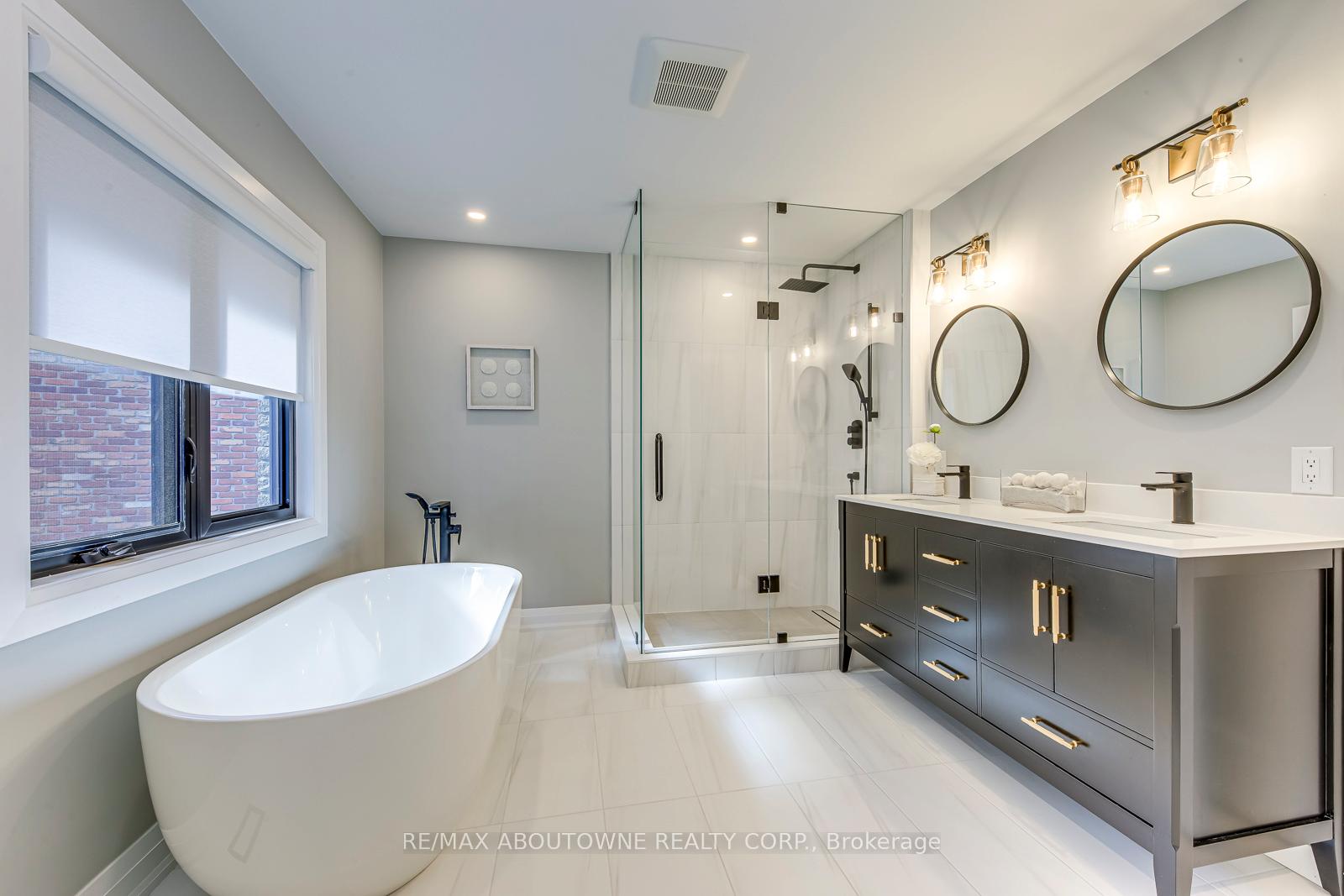 Photo 41 of 54 Deerview Avenue, Hamilton, Ancaster — HOMEH