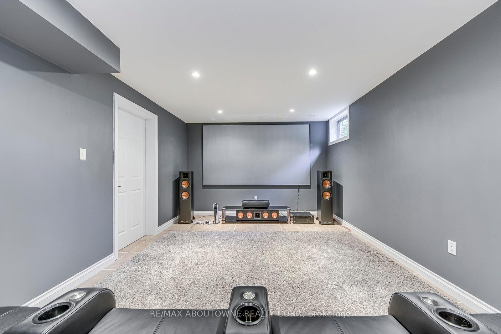 Photo 42 of 54 Deerview Avenue, Hamilton, Ancaster — HOMEH