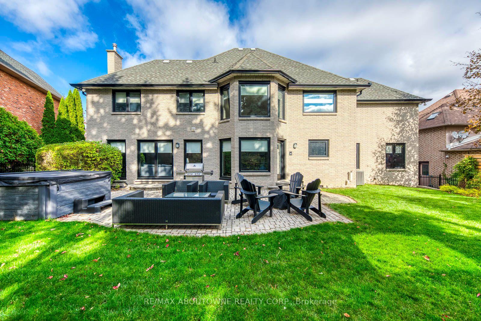 Photo 43 of 54 Deerview Avenue, Hamilton, Ancaster — HOMEH