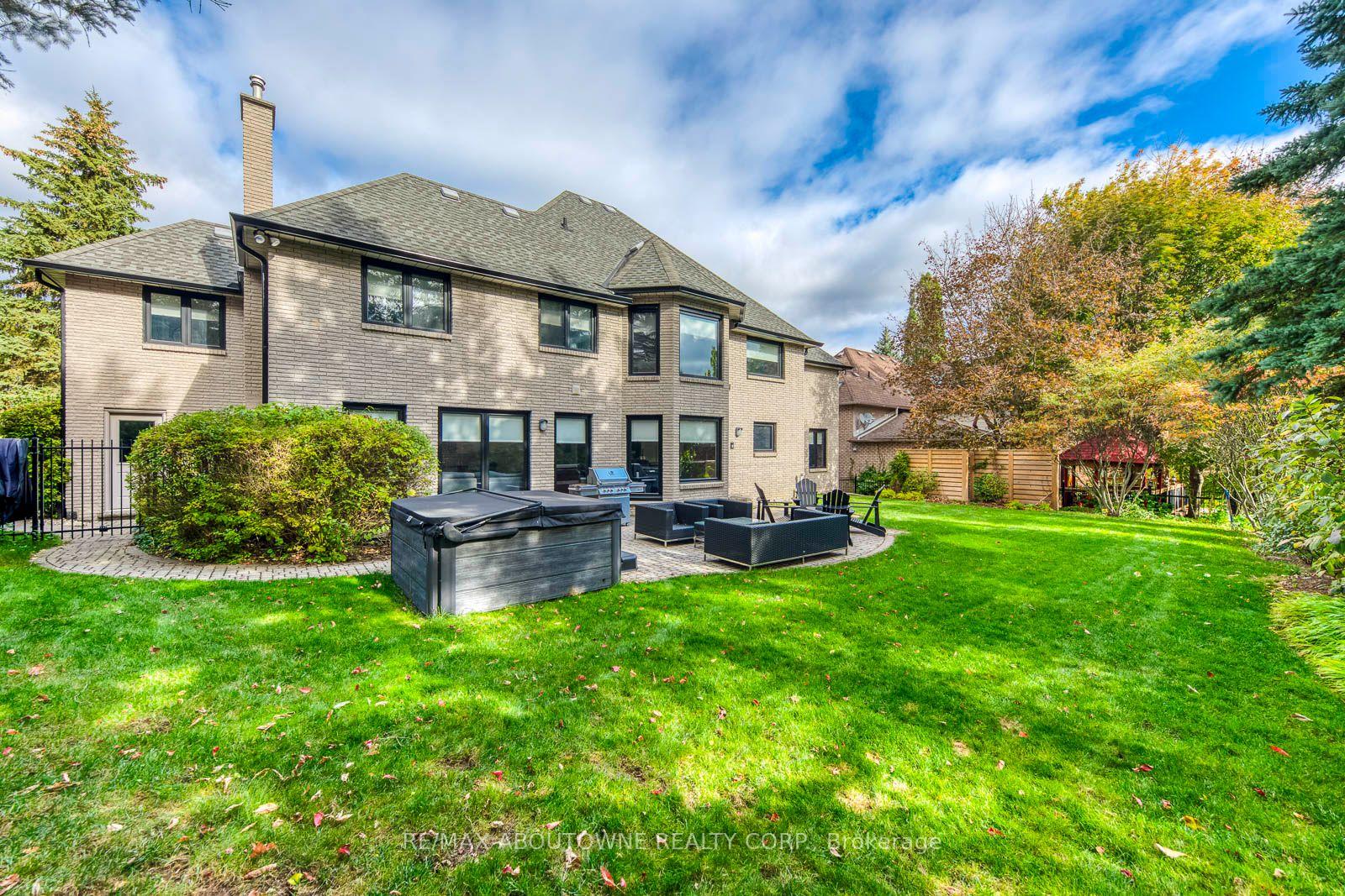 Photo 44 of 54 Deerview Avenue, Hamilton, Ancaster — HOMEH