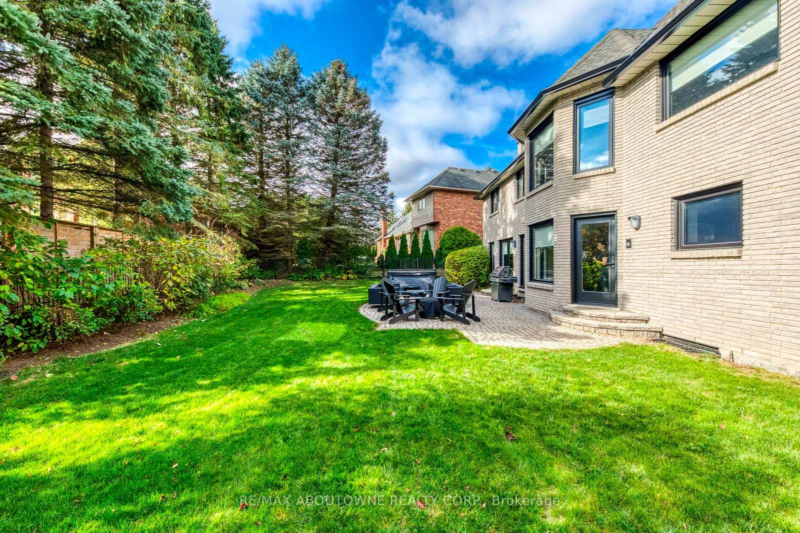 Photo 45 of 54 Deerview Avenue, Hamilton, Ancaster — HOMEH