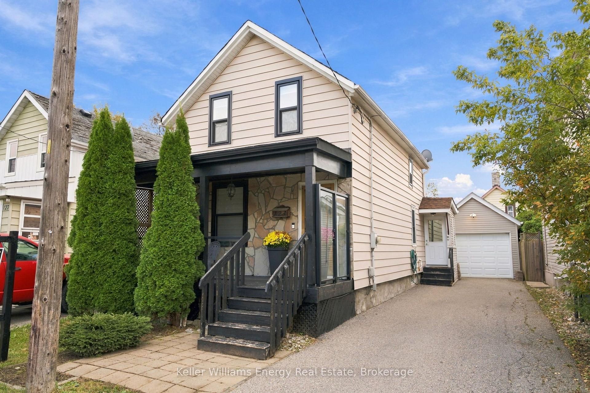 Photo of 123 Barrie Avenue