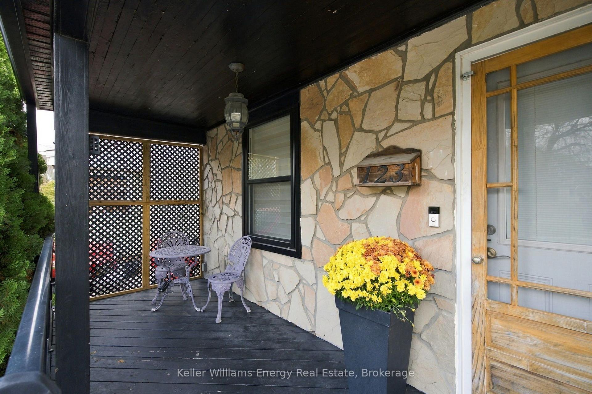 Photo 2 of 123 Barrie Avenue, Oshawa, Central — HOMEH
