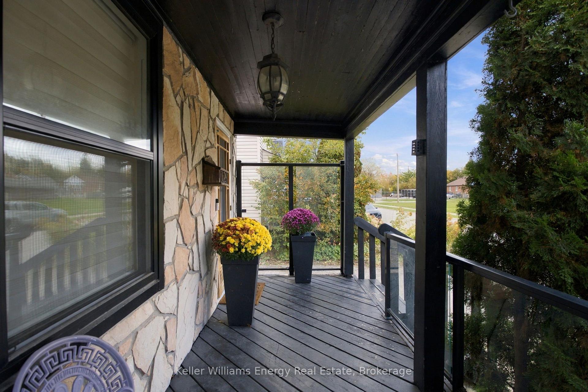 Photo 3 of 123 Barrie Avenue, Oshawa, Central — HOMEH