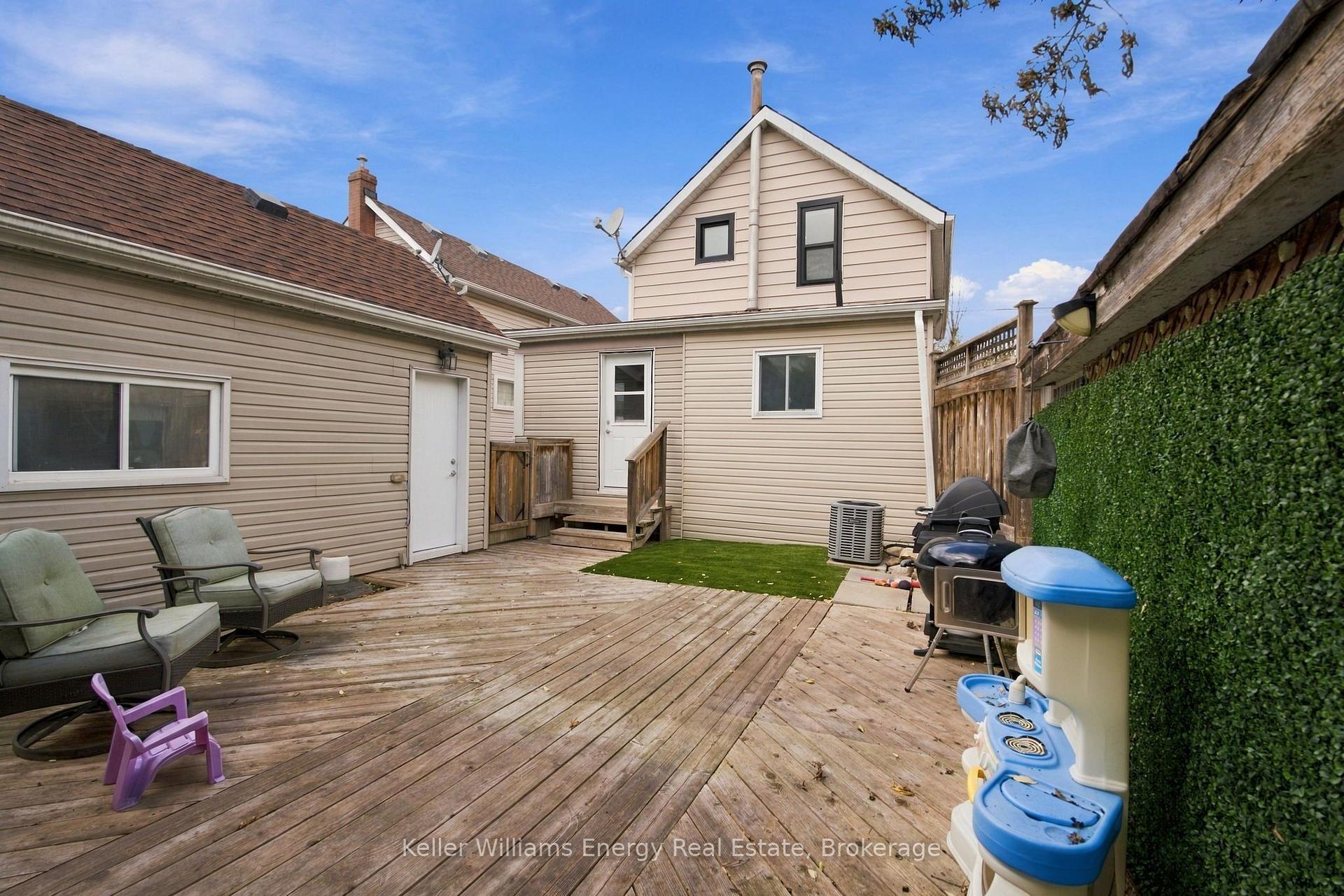 Photo 32 of 123 Barrie Avenue, Oshawa, Central — HOMEH