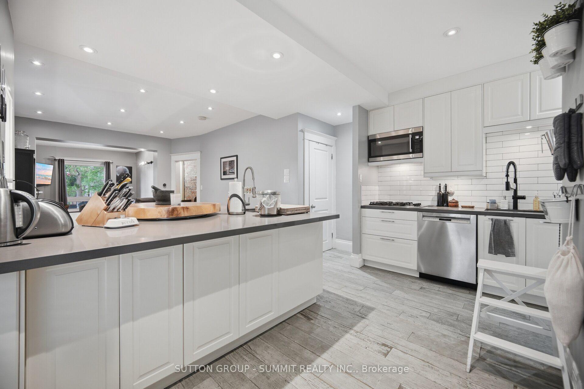 Photo 11 of 500 Indian Grove, Toronto, Junction Area — HOMEH