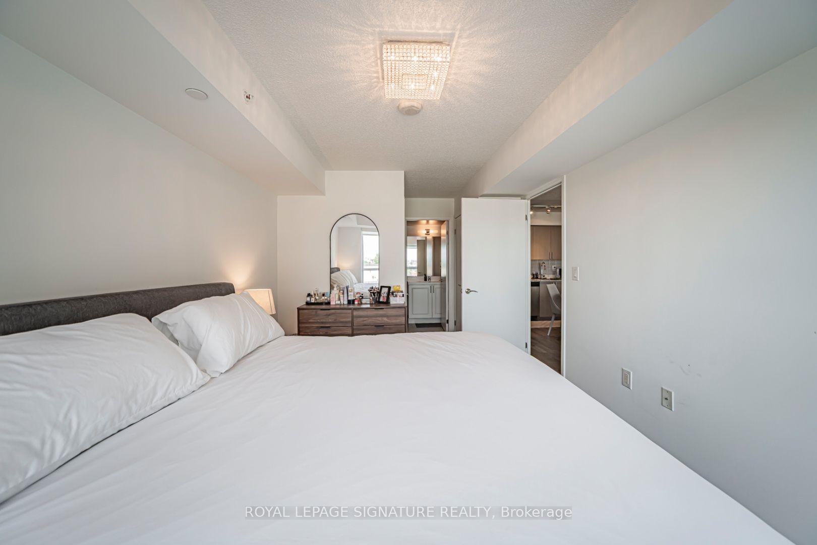 Photo 8 of Unit 1017, 830 Lawrence Avenue W, North York, Yorkdale-Glen Park — HOMEH