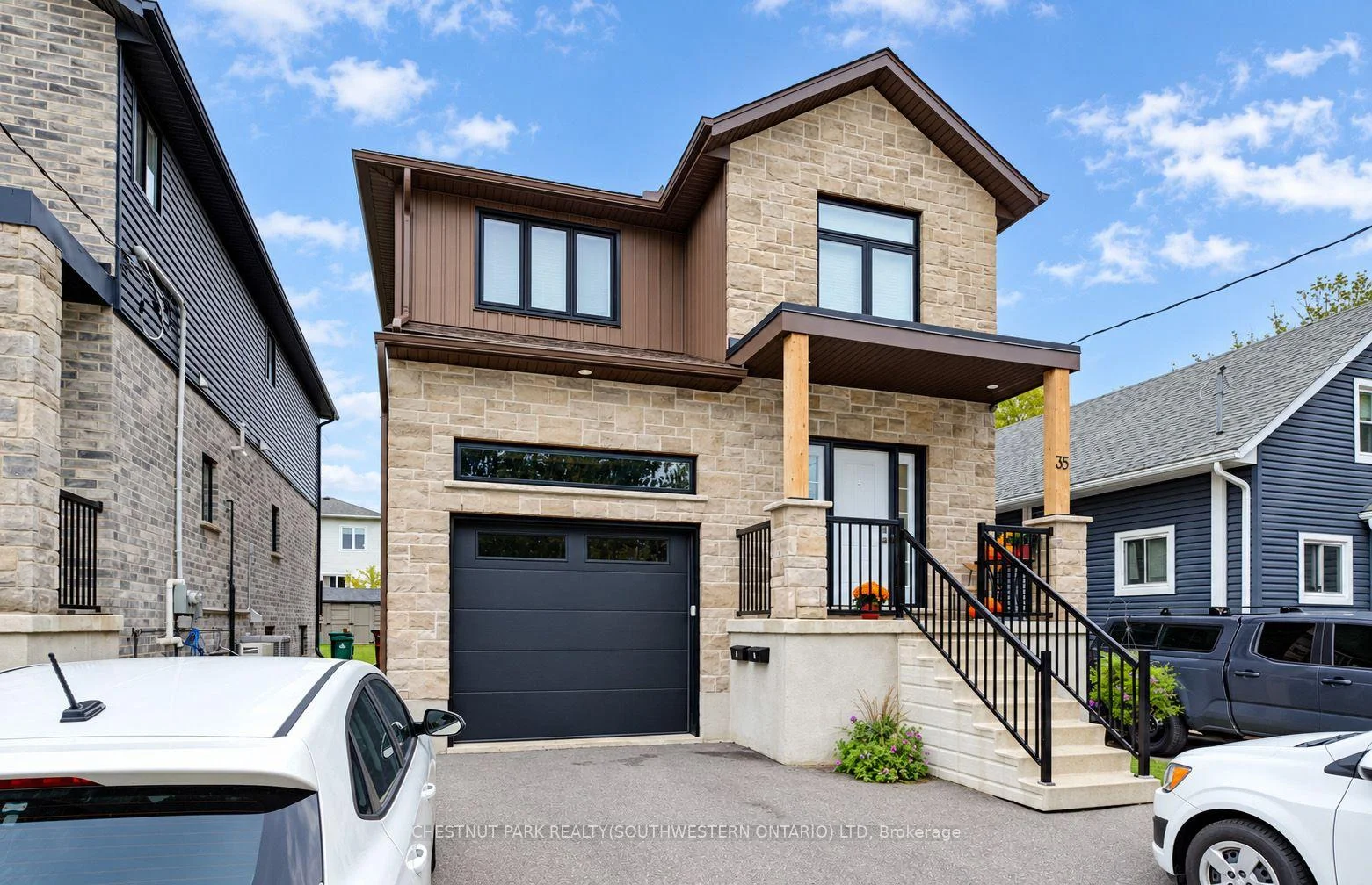 Photo of Unit B, 35 Second Avenue