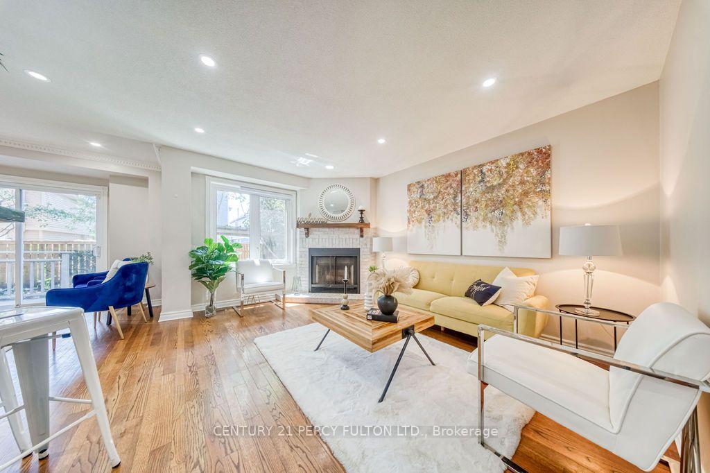 Photo 5 of 5522 Holbrook Road, Mississauga, Central Erin Mills — HOMEH