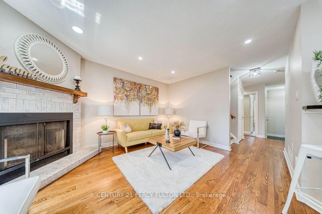Photo 7 of 5522 Holbrook Road, Mississauga, Central Erin Mills — HOMEH
