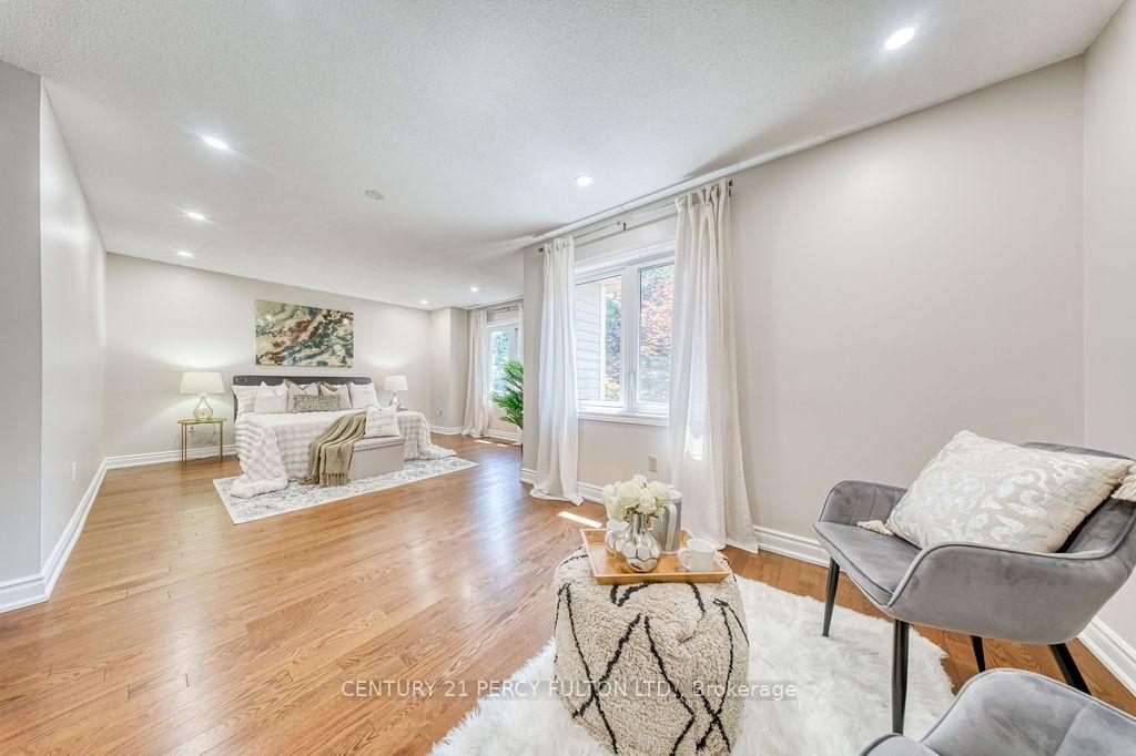 Photo 18 of 5522 Holbrook Road, Mississauga, Central Erin Mills — HOMEH