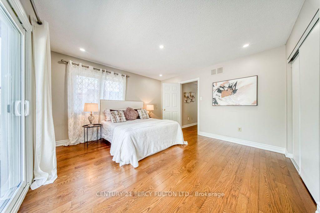 Photo 23 of 5522 Holbrook Road, Mississauga, Central Erin Mills — HOMEH