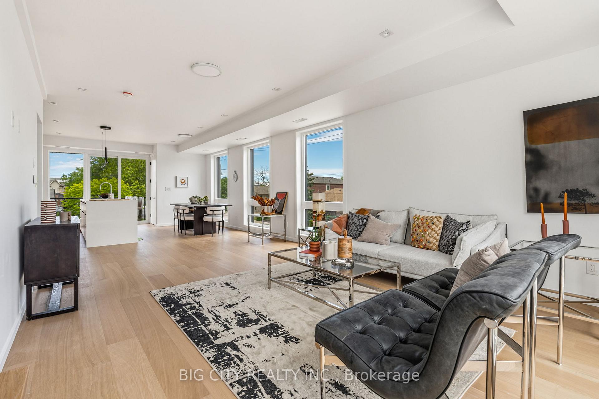 Photo 8 of Unit 3, 276 Lanor Avenue, Etobicoke, Alderwood — HOMEH