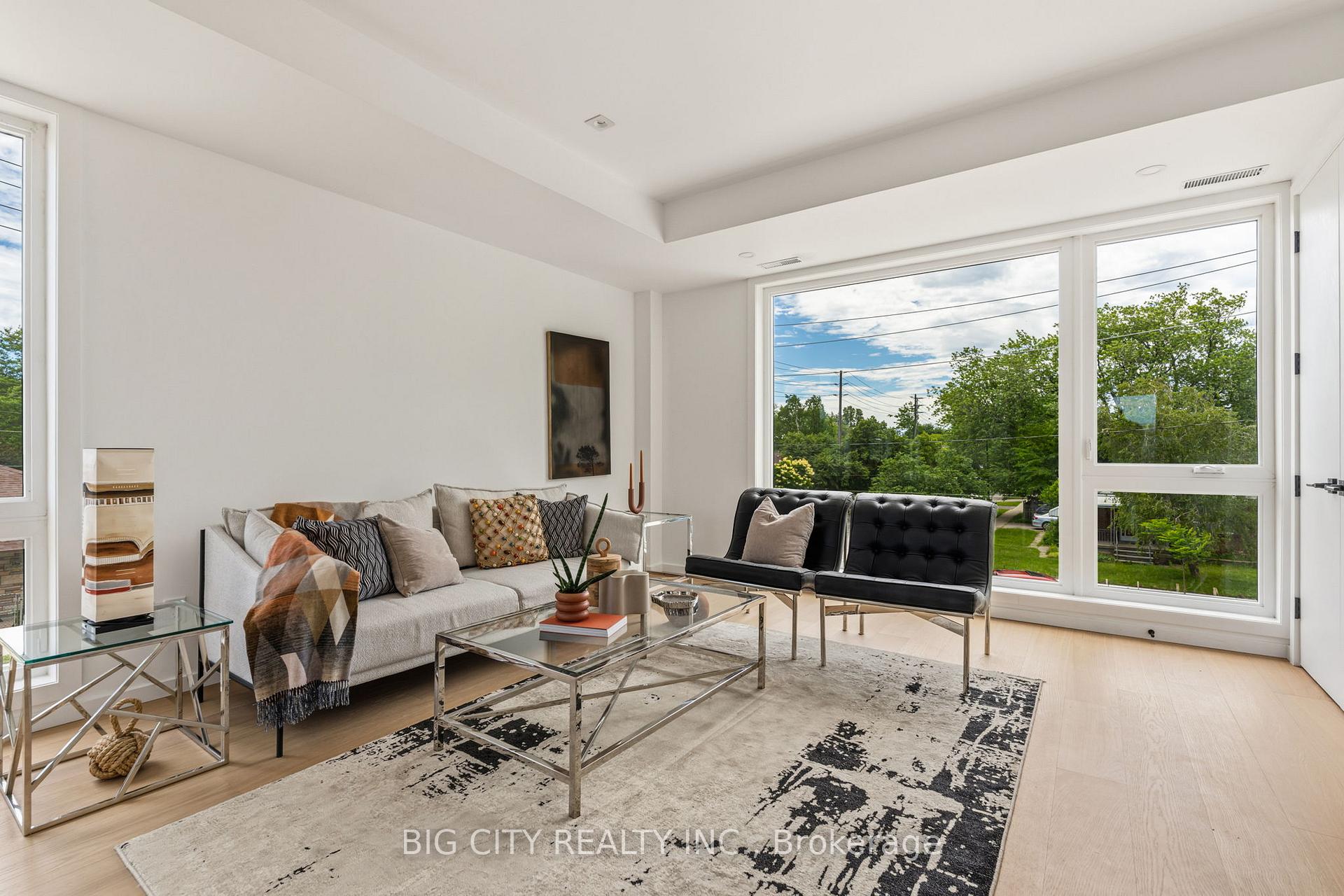 Photo 12 of Unit 3, 276 Lanor Avenue, Etobicoke, Alderwood — HOMEH