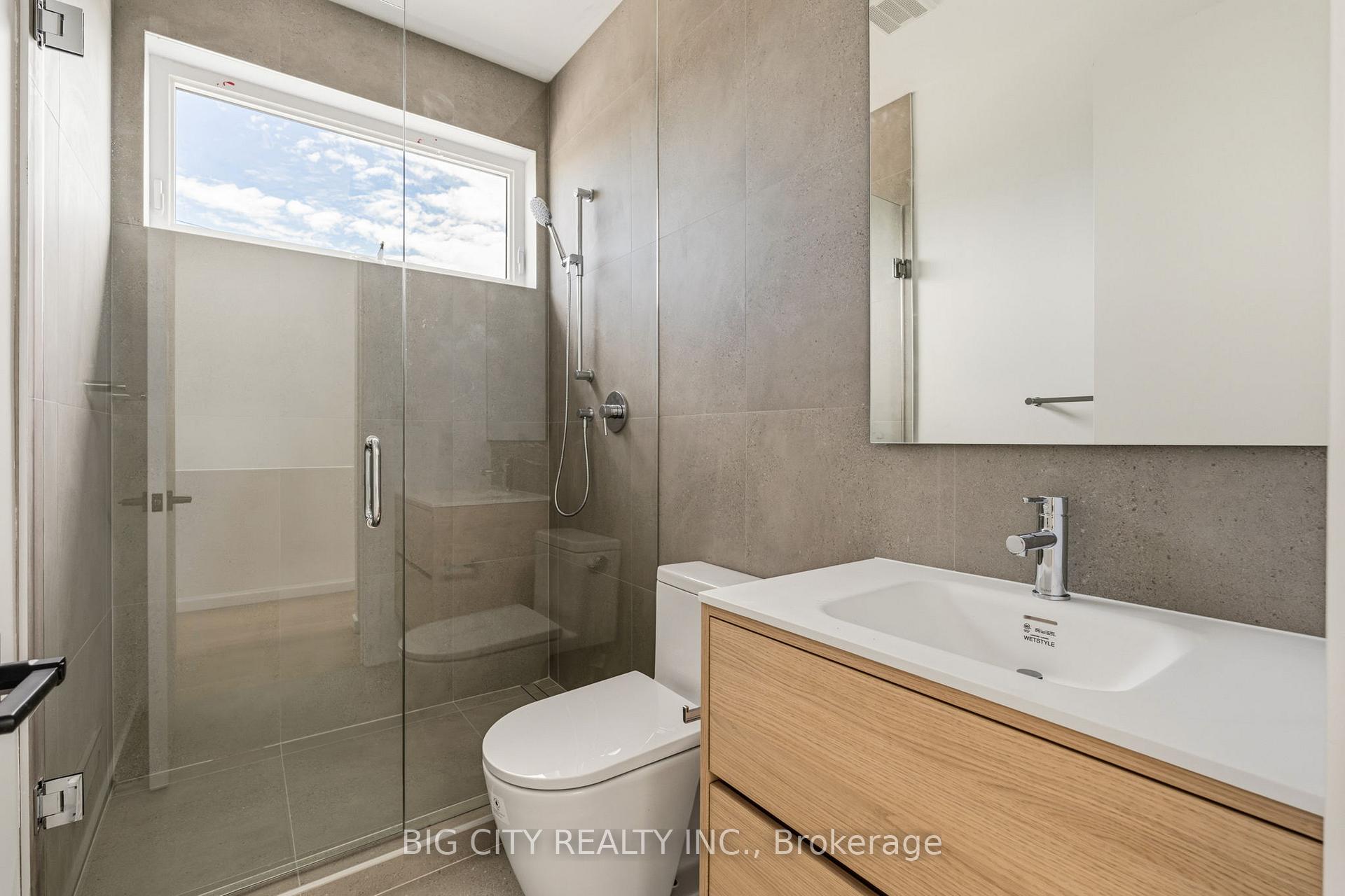 Photo 33 of Unit 3, 276 Lanor Avenue, Etobicoke, Alderwood — HOMEH