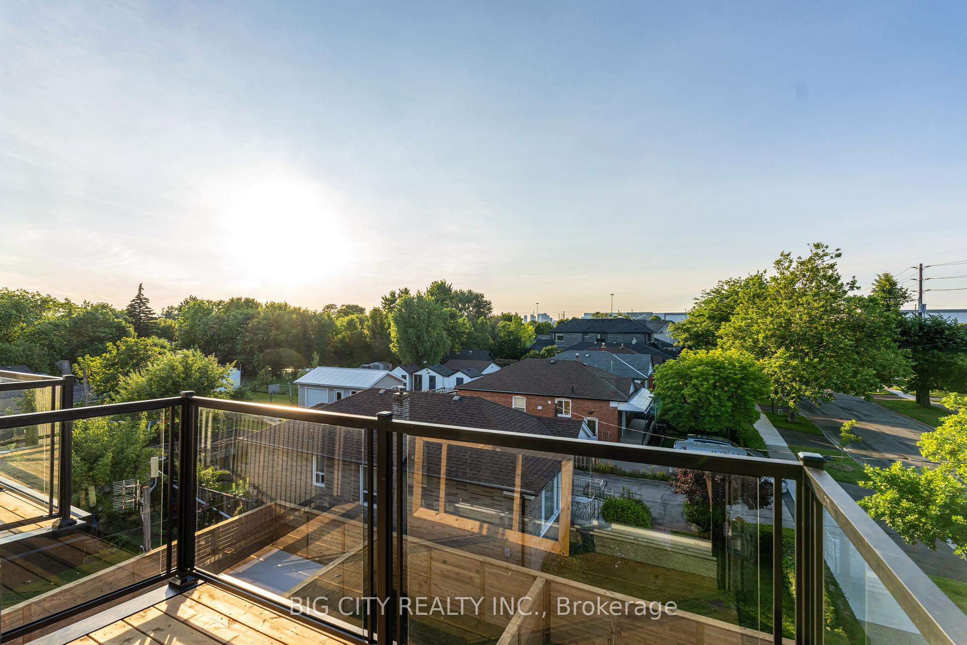 Photo 36 of Unit 3, 276 Lanor Avenue, Etobicoke, Alderwood — HOMEH