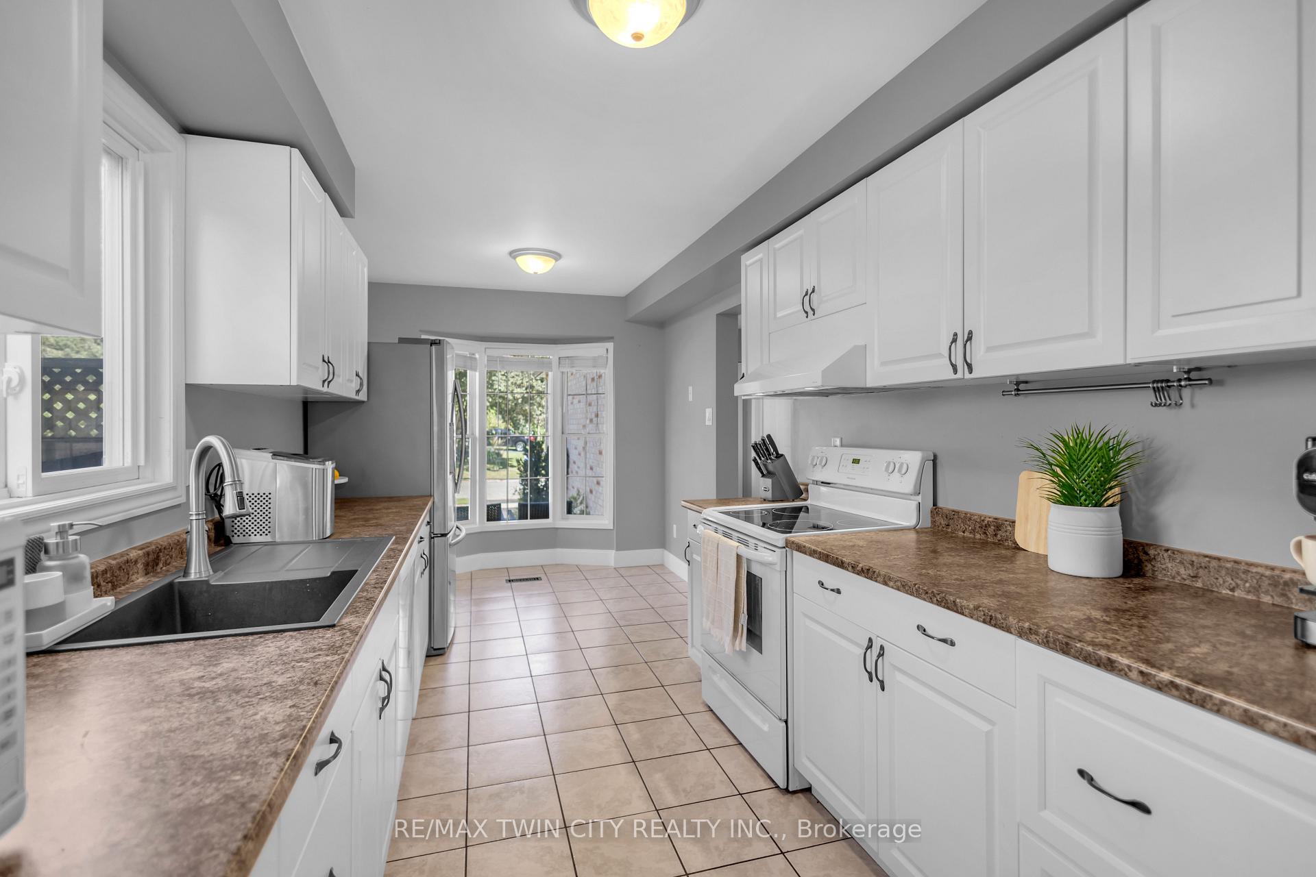 Photo 11 of 117 D'aubigny Road, Brantford — HOMEH