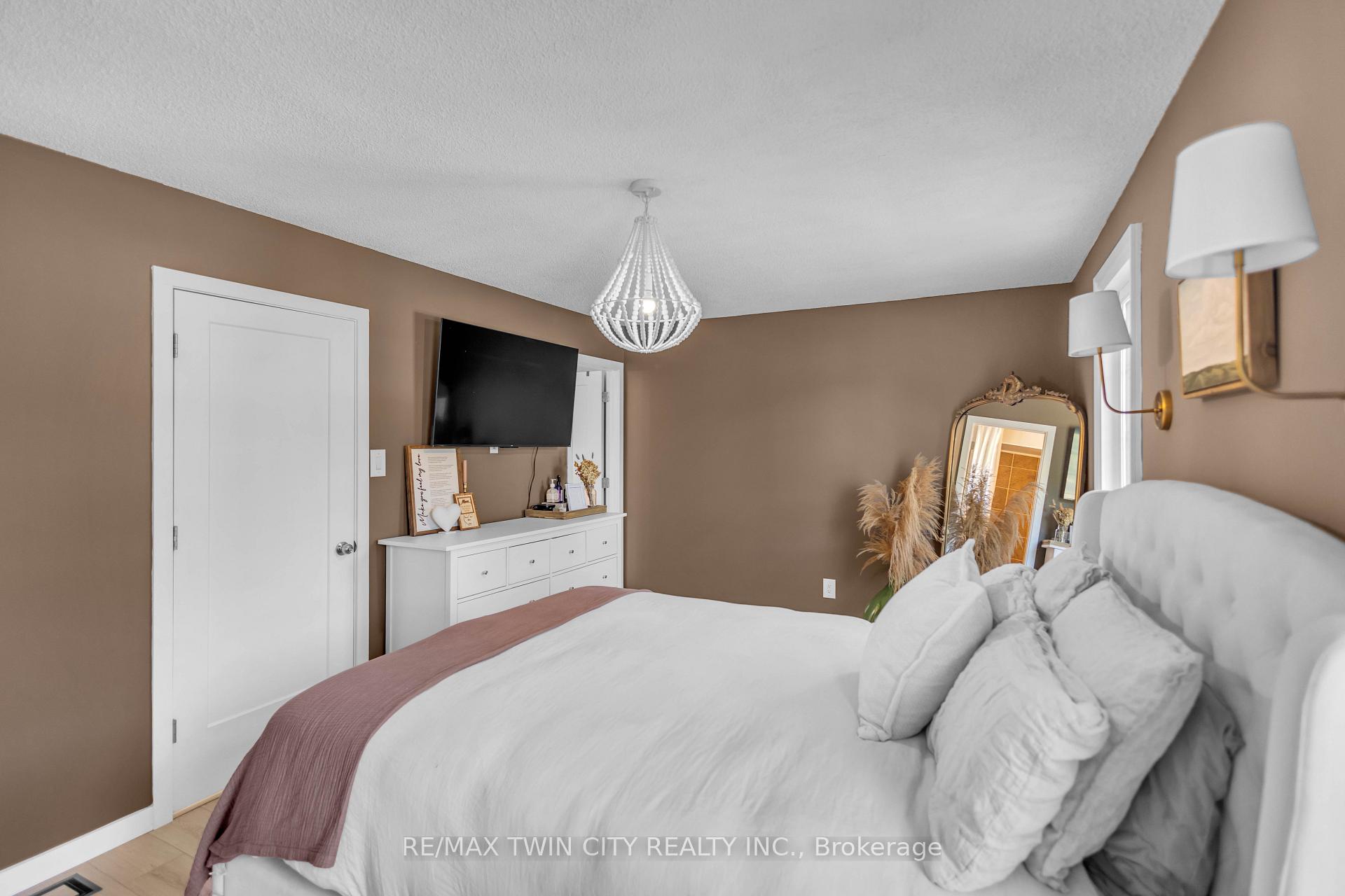 Photo 23 of 117 D'aubigny Road, Brantford — HOMEH
