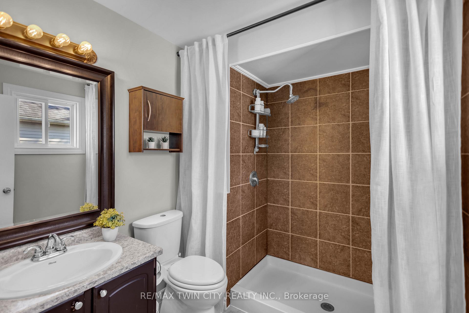 Photo 25 of 117 D'aubigny Road, Brantford — HOMEH