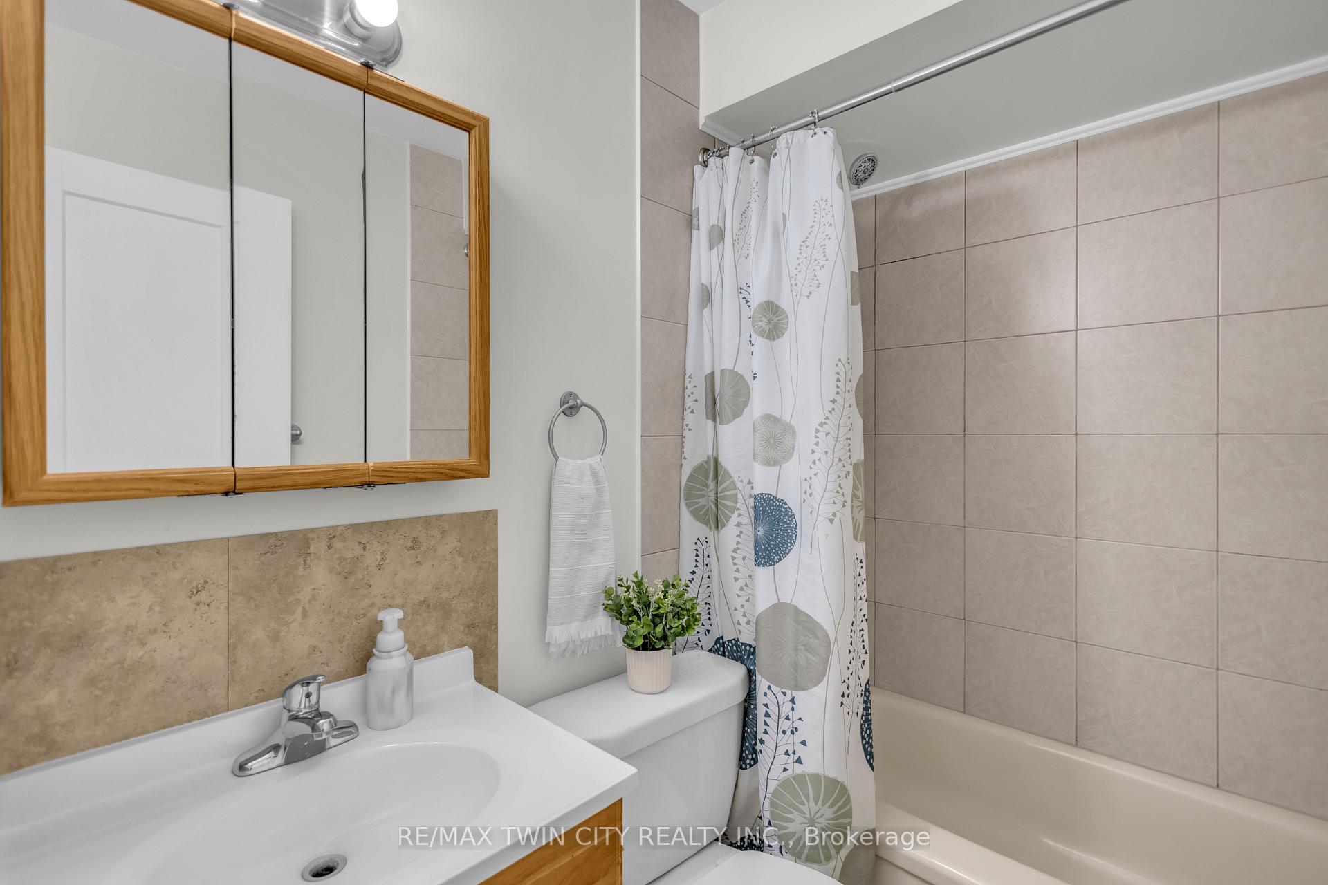 Photo 30 of 117 D'aubigny Road, Brantford — HOMEH