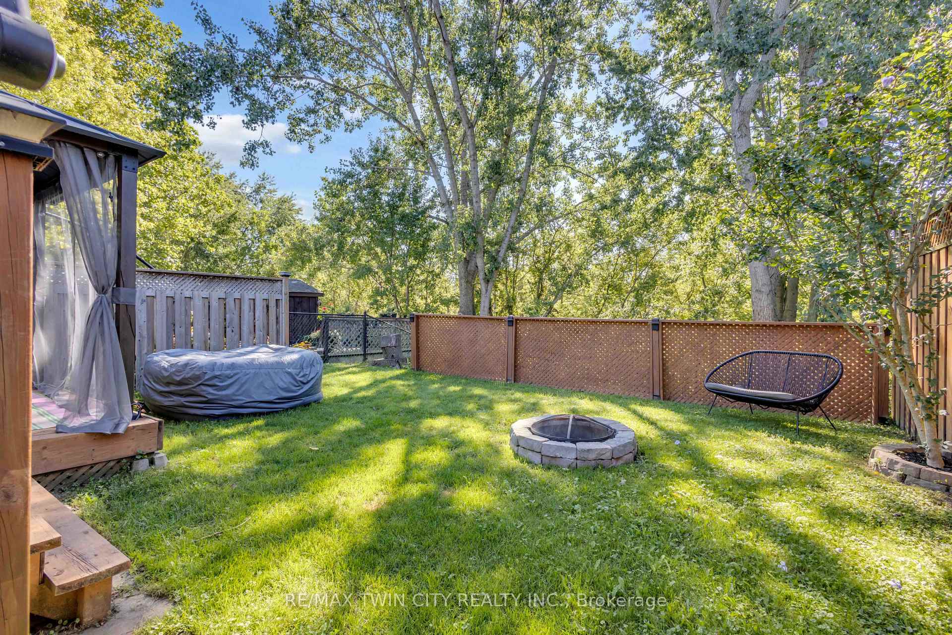Photo 35 of 117 D'aubigny Road, Brantford — HOMEH
