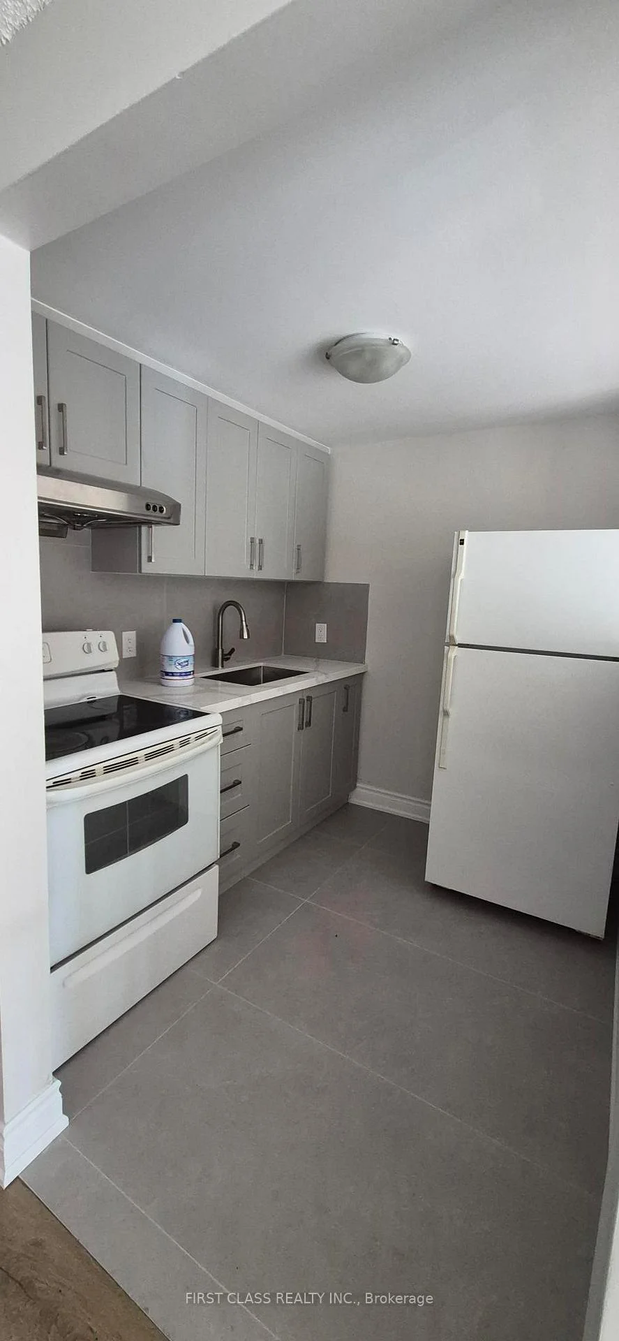 Photo 5 of 301 Rhodes Avenue, Toronto, Greenwood-Coxwell — HOMEH