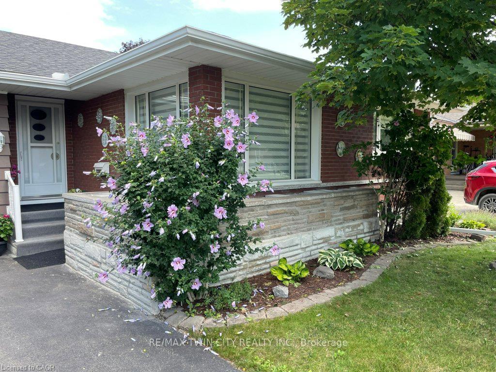 Photo 2 of 88 Bond Street, Kitchener, Northward — HOMEH