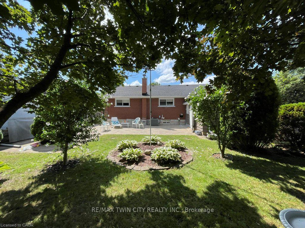 Photo 4 of 88 Bond Street, Kitchener, Northward — HOMEH