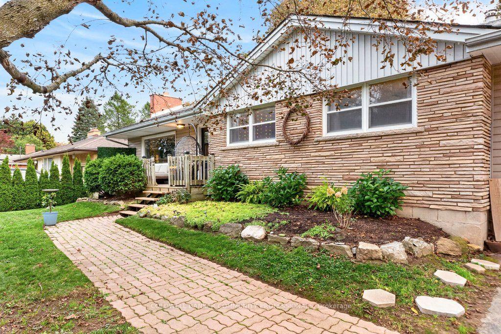 Photo 3 of 58 Hatton Drive, Hamilton, Ancaster — HOMEH
