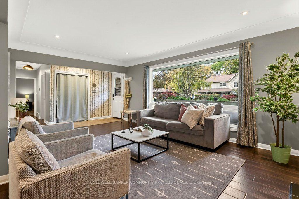 Photo 8 of 58 Hatton Drive, Hamilton, Ancaster — HOMEH