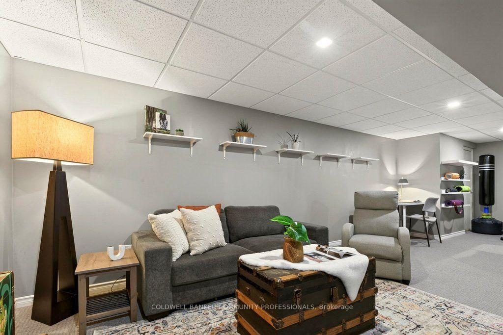 Photo 35 of 58 Hatton Drive, Hamilton, Ancaster — HOMEH