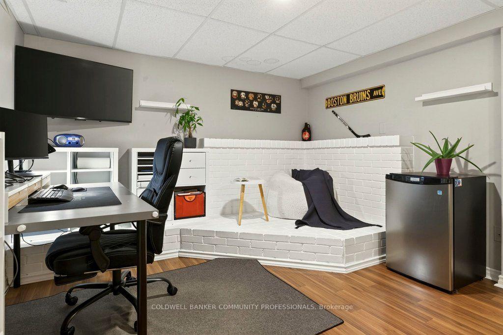Photo 38 of 58 Hatton Drive, Hamilton, Ancaster — HOMEH