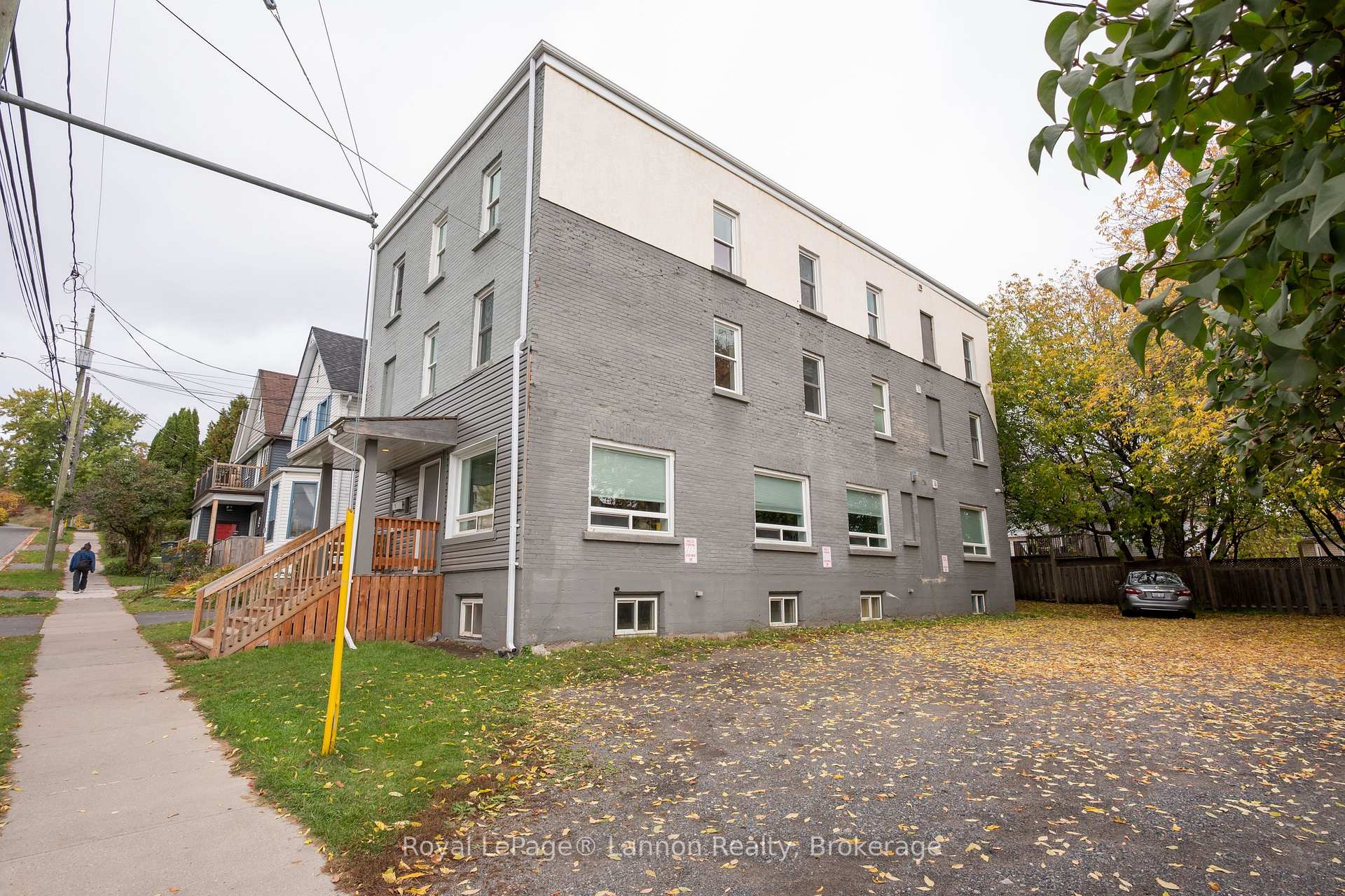 Photo 3 of 350 Bay Street, Thunder Bay, Court / Cumberland — HOMEH