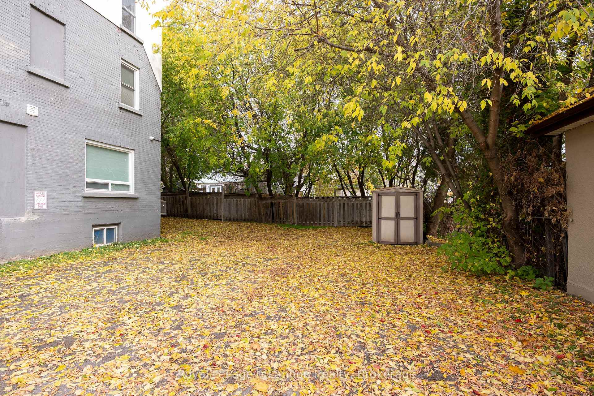 Photo 4 of 350 Bay Street, Thunder Bay, Court / Cumberland — HOMEH