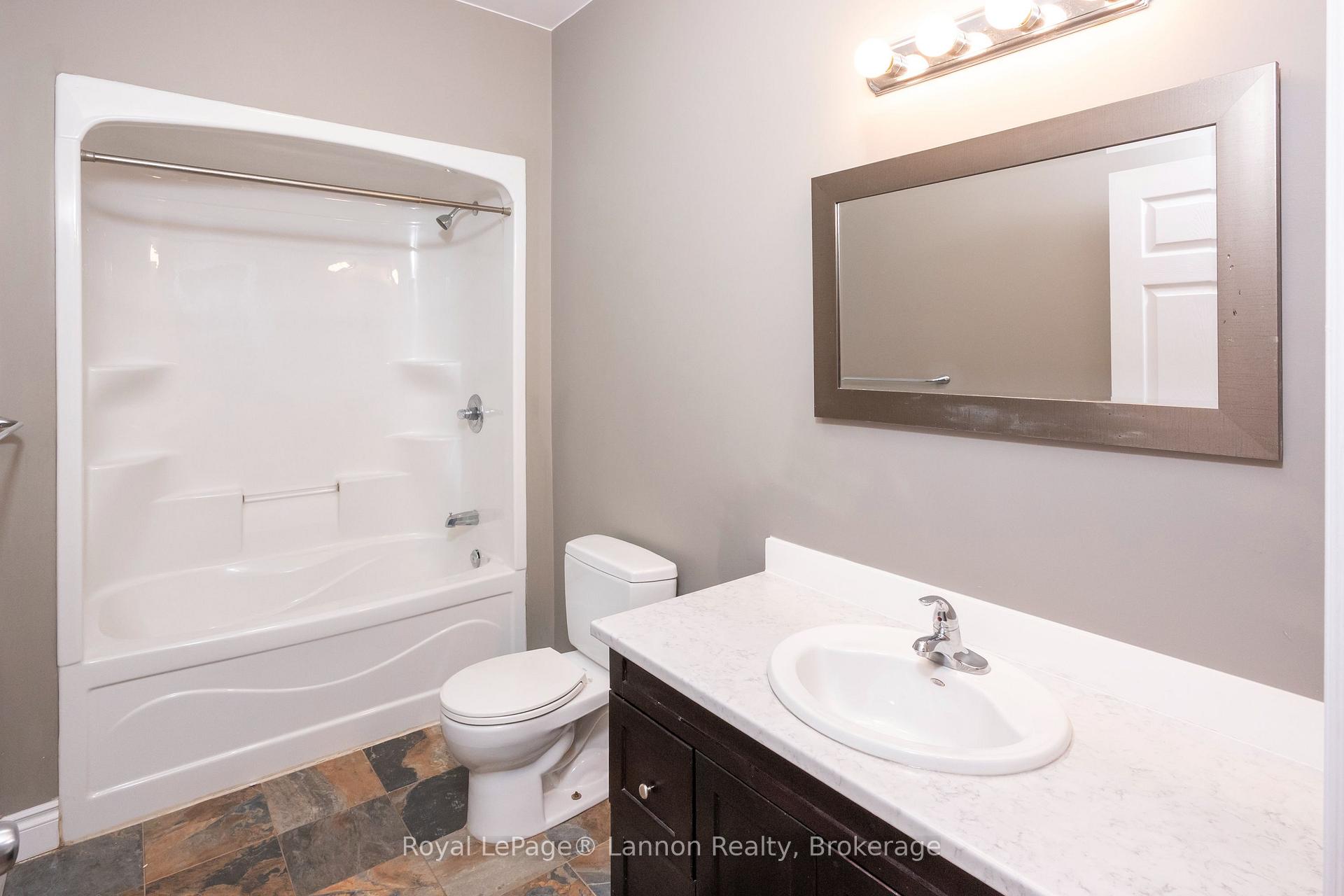 Photo 23 of 350 Bay Street, Thunder Bay, Court / Cumberland — HOMEH
